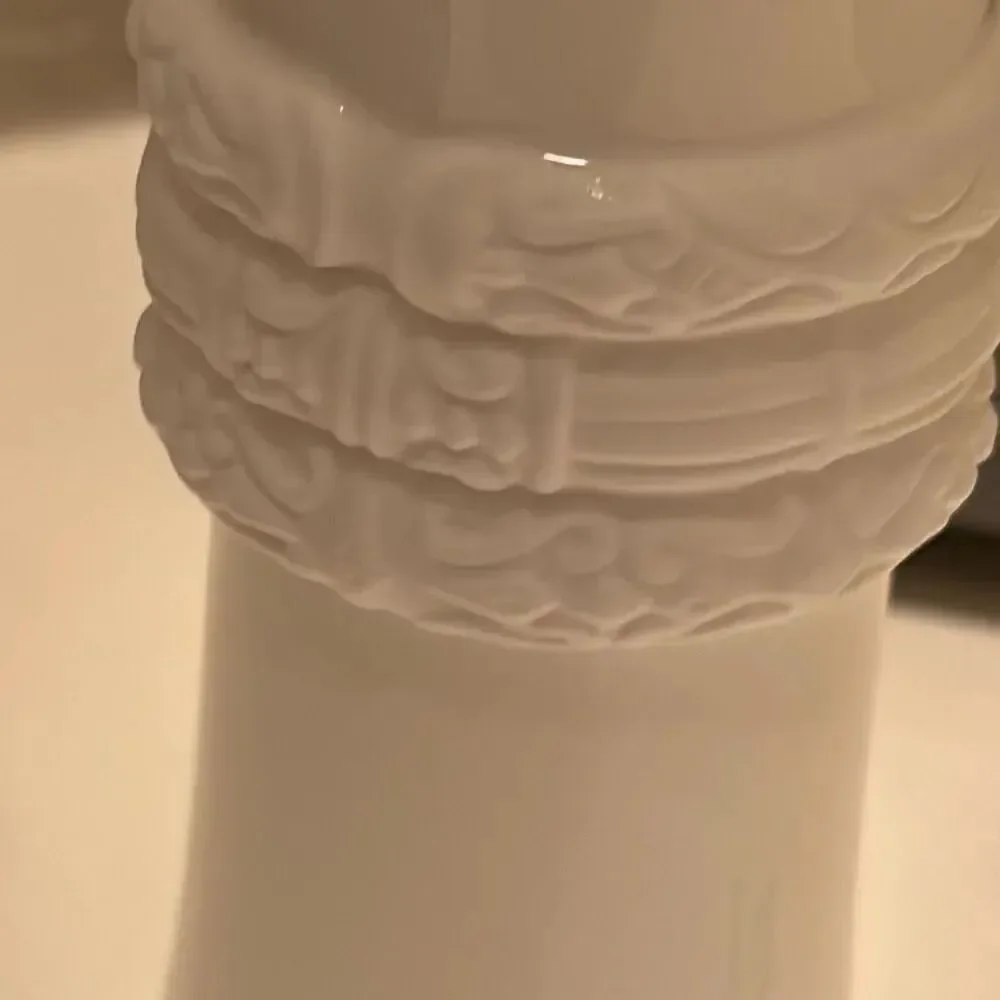 New in box Katy Briscoe Home Bone China White Bisque Small Vase 7.5” Giftable